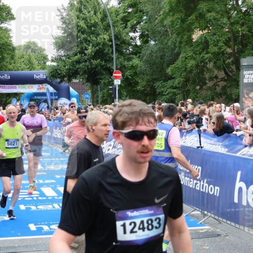 29.06.2025 - hella hamburg halbmarathon Zöllner http://msf.ph/oto/8240276 29.06.2025 10:55:52 Ziel 1179, 2612, 3256, 3668, 4772, 5021, 6569, 7221, 7976, 12858, 13474, 14365, 16401, 16434, 16786, 18125, 18867, 19047 meine-sportfotos.de