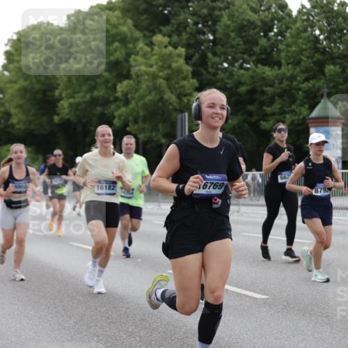 29.06.2025 - hella hamburg halbmarathon Jannik Wohlers http://msf.ph/oto/8240303 29.06.2025 10:29:39 Lombardsbrücke 1097, 1547, 1694, 2302, 3443, 3573, 3613, 4580, 5063, 5322, 6598, 6616, 6626, 8792, 8941, 10162, 12305, 12537, 12710, 13031, 14304, 16182, 16601, 16604, 16735, 16769, 17529, 18503 meine-sportfotos.de