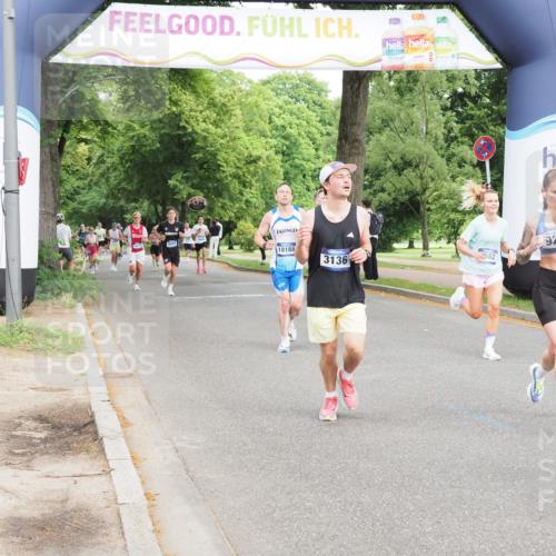 29.06.2025 - hella hamburg halbmarathon MichiJ http://msf.ph/oto/8240307 29.06.2025 10:27:35 Zwischen KM18-KM19 2719, 2980, 3136, 3783, 4359, 6682, 7110, 9264, 10218, 13137, 13800, 16280, 18188 meine-sportfotos.de