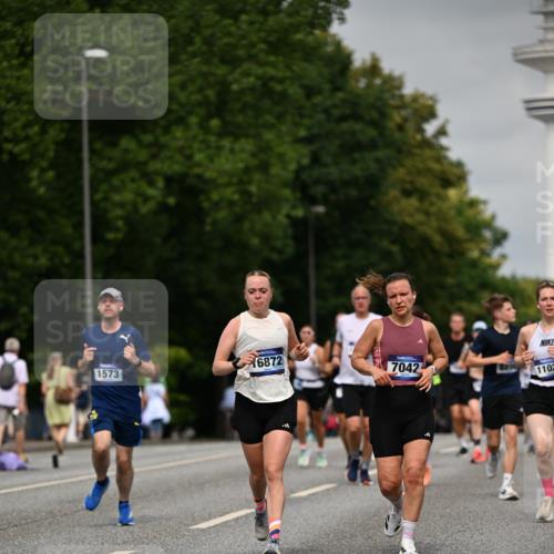 29.06.2025 - hella hamburg halbmarathon Dr. Thomas Lammeyer http://msf.ph/oto/8240332 29.06.2025 10:14:00 Kennedybrücke 1483, 1513, 1573, 1838, 3921, 4389, 5511, 7042, 7250, 7333, 7685, 8090, 8219, 8890, 9366, 9434, 9674, 9681, 9816, 9988, 10036, 10943, 11027, 11180 meine-sportfotos.de