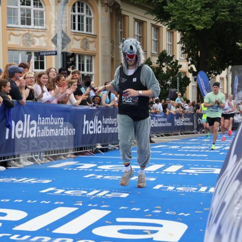 29.06.2025 - hella hamburg halbmarathon Strokosch-Dieckow http://msf.ph/oto/8240369 29.06.2025 10:36:38 Ziel 1571, 2121, 3809, 5092, 5961, 6915, 8121, 14622, 15621, 16523, 18038, 18733 meine-sportfotos.de