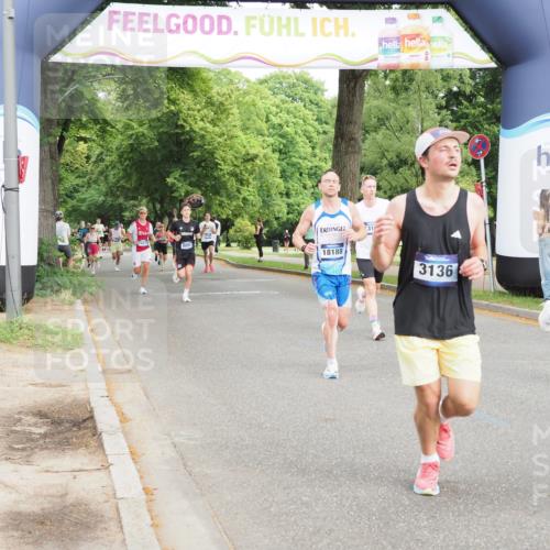 29.06.2025 - hella hamburg halbmarathon MichiJ http://msf.ph/oto/8240370 29.06.2025 10:27:35 Zwischen KM18-KM19 2719, 2980, 3136, 3783, 4359, 6682, 7110, 9264, 10218, 13137, 13800, 16280, 18188 meine-sportfotos.de