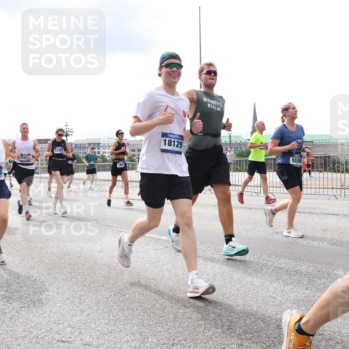 29.06.2025 - hella hamburg halbmarathon Lena Gebhardt http://msf.ph/oto/8240374 29.06.2025 10:33:49 Lombardsbrücke 1189, 1275, 1417, 1705, 1787, 1896, 1995, 2265, 2342, 2482, 2496, 2526, 2776, 2933, 3170, 3264, 3340, 3345, 3560, 3812, 3829, 3848, 4164, 4361, 4433, 4449, 4479, 4696, 4807, 4942, 5075, 5096, 5141, 5557, 5561, 5566, 5569, 5584, 5691, 5821, 5822, 5887, 6109, 6364, 6515, 6516, 6854, 6956, 6999, 7027, 7565, 7653, 7705, 8021, 8157, 8202, 8277, 8282, 8375, 8377, 8383, 8401, 8891, 9094, 9234, 9258, 9438, 9750, 9780, 9799, 9875, 9995, 10007, 10071, 10561, 11811 meine-sportfotos.de