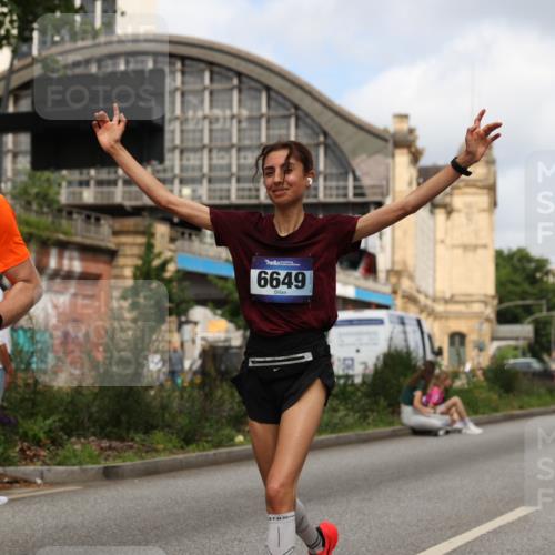 29.06.2025 - hella hamburg halbmarathon Yannick Fuchs http://msf.ph/oto/8240415 29.06.2025 10:34:51 20KM 1603, 1882, 2324, 2714, 2750, 2826, 4843, 4888, 5050, 5375, 5409, 5508, 5745, 5803, 5916, 6080, 6149, 6152, 6649, 7109, 7495, 7622, 8370, 8465, 8467, 8574, 9294, 10900, 10968, 11731, 12088, 12540, 12704, 12865, 13029, 13667, 14924, 15015, 15424, 15542, 15813, 16580, 16761, 17245, 18614, 18979 meine-sportfotos.de