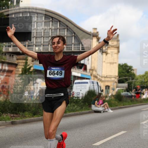 29.06.2025 - hella hamburg halbmarathon Yannick Fuchs http://msf.ph/oto/8240436 29.06.2025 10:34:51 20KM 1603, 1882, 2324, 2714, 2750, 2826, 4843, 4888, 5050, 5375, 5409, 5508, 5745, 5803, 5916, 6080, 6149, 6152, 6649, 7109, 7495, 7622, 8370, 8465, 8467, 8574, 9294, 10900, 10968, 11731, 12088, 12540, 12704, 12865, 13029, 13667, 14924, 15015, 15424, 15542, 15813, 16580, 16761, 17245, 18614, 18979 meine-sportfotos.de