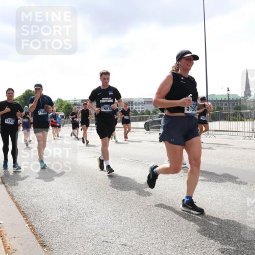29.06.2025 - hella hamburg halbmarathon Lena Gebhardt http://msf.ph/oto/8240488 29.06.2025 10:45:19 Lombardsbrücke 1024, 1060, 1273, 1629, 1685, 1713, 1798, 1924, 2007, 2008, 2216, 2217, 2657, 2664, 2779, 2973, 3160, 3164, 3357, 3377, 3570, 3879, 3993, 4099, 4102, 4186, 4224, 4275, 4306, 4337, 4504, 4820, 4851, 5099, 5108, 5190, 5339, 5636, 5949, 6150, 6509, 6763, 6788, 6841, 6888, 6911, 6922, 6980, 7283, 7530, 7541, 7699, 7859, 7912, 8594, 8605, 8745, 8762, 8907, 9036, 9620, 10030, 10182, 10225, 10562, 10566, 10668, 10707, 11314, 12198, 12332, 12334, 12394, 13039, 13261 meine-sportfotos.de