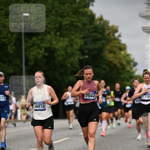 29.06.2025 - hella hamburg halbmarathon Dr. Thomas Lammeyer http://msf.ph/oto/8240510 29.06.2025 10:14:01 Kennedybrücke 1483, 1513, 1573, 1838, 3921, 4389, 5511, 7042, 7250, 7333, 7685, 8090, 8219, 8890, 9366, 9434, 9674, 9681, 9816, 9988, 10036, 10943, 11027, 11180 meine-sportfotos.de