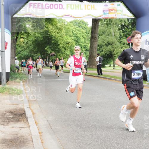 29.06.2025 - hella hamburg halbmarathon MichiJ http://msf.ph/oto/8240518 29.06.2025 10:27:39 Zwischen KM18-KM19 3136, 4359, 6682, 7110, 8091, 9264, 10218, 13137, 13800, 14272, 16280, 18188 meine-sportfotos.de