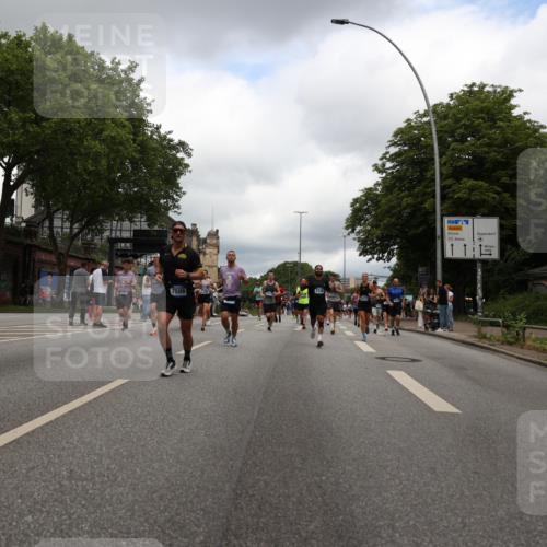 29.06.2025 - hella hamburg halbmarathon Yannick Fuchs http://msf.ph/oto/8240539 29.06.2025 10:47:22 20KM 1061, 1151, 1258, 1499, 1706, 1727, 1783, 2074, 2082, 2099, 2346, 2910, 3059, 3208, 3209, 3334, 4065, 4635, 4770, 5077, 5866, 6198, 6628, 6629, 6762, 6877, 7177, 7509, 7864, 7918, 8273, 8361, 8390, 8447, 9142, 9537, 10549, 10724, 10891, 10895, 11992, 12379, 12413, 12490, 12875, 12909, 12910, 13032, 13289, 13997, 14323, 15061, 15126, 15179, 15430, 15497, 16538, 16986, 18134, 18487, 18590, 18720, 18901, 19244 meine-sportfotos.de