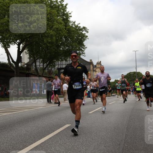 29.06.2025 - hella hamburg halbmarathon Yannick Fuchs http://msf.ph/oto/8240556 29.06.2025 10:47:22 20KM 1061, 1151, 1258, 1499, 1706, 1727, 1783, 2074, 2082, 2099, 2346, 2910, 3059, 3208, 3209, 3334, 4065, 4635, 4770, 5077, 5866, 6198, 6628, 6629, 6762, 6877, 7177, 7509, 7864, 7918, 8273, 8361, 8390, 8447, 9142, 9537, 10549, 10724, 10891, 10895, 11992, 12379, 12413, 12490, 12875, 12909, 12910, 13032, 13289, 13997, 14323, 15061, 15126, 15179, 15430, 15497, 16538, 16986, 18134, 18487, 18590, 18720, 18901, 19244 meine-sportfotos.de