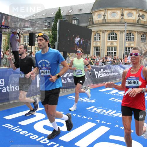29.06.2025 - hella hamburg halbmarathon Michael Strokosch http://msf.ph/oto/8240568 29.06.2025 10:48:18 Ziel 1914, 7599, 8916, 9770, 11211, 11467, 12685, 14192, 14797, 14814, 15590, 15629, 15735, 15973, 15981, 18963, 19127 meine-sportfotos.de