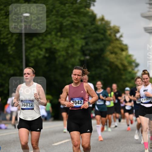 29.06.2025 - hella hamburg halbmarathon Dr. Thomas Lammeyer http://msf.ph/oto/8240569 29.06.2025 10:14:02 Kennedybrücke 1483, 1513, 1573, 1838, 3921, 4389, 5511, 7042, 7250, 7333, 7685, 8090, 8219, 8890, 9366, 9674, 9681, 9816, 9988, 10036, 11027, 11180 meine-sportfotos.de