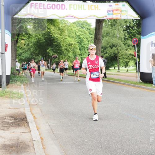 29.06.2025 - hella hamburg halbmarathon MichiJ http://msf.ph/oto/8240572 29.06.2025 10:27:39 Zwischen KM18-KM19 3136, 4359, 6682, 7110, 8091, 9264, 10218, 13137, 13800, 14272, 16280, 18188 meine-sportfotos.de