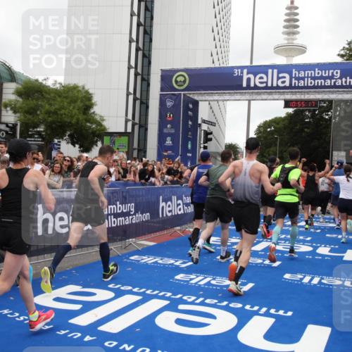 29.06.2025 - hella hamburg halbmarathon Michael Strokosch http://msf.ph/oto/8240578 29.06.2025 10:55:16 Ziel 1549, 1628, 2119, 2448, 3041, 3945, 4903, 6355, 6891, 8973, 9361, 9380, 10188, 10191, 10192, 10582, 11747, 12248, 12961, 14834, 15854, 16108, 16521, 16630, 18031, 18966 meine-sportfotos.de