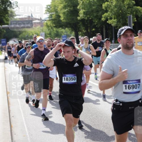 29.06.2025 - hella hamburg halbmarathon Jannik Wohlers http://msf.ph/oto/8240579 29.06.2025 09:54:28 Lombardsbrücke 1817, 2222, 2367, 2592, 2596, 2955, 3208, 3209, 4832, 5399, 5447, 5884, 6290, 6389, 6723, 6978, 6991, 7335, 7908, 8117, 8482, 8487, 8657, 8981, 9038, 9051, 9093, 9476, 9661, 9710, 11125, 11518, 11519, 11688, 12094, 12269, 12670, 13147, 13698, 13726, 13919, 14248, 14361, 14814, 15350, 15478, 15479, 15684, 16110, 16127, 16403, 16907, 17544, 17674, 17865, 18118, 18190, 18370, 18801, 18915, 18923 meine-sportfotos.de