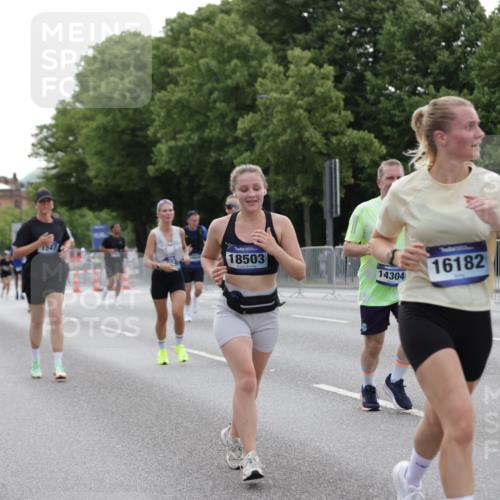 29.06.2025 - hella hamburg halbmarathon Jannik Wohlers http://msf.ph/oto/8240592 29.06.2025 10:29:41 Lombardsbrücke 1097, 1547, 3443, 3573, 3613, 5063, 5322, 6598, 6616, 6626, 8792, 8941, 10162, 12305, 12504, 12537, 12710, 13031, 14304, 16182, 16601, 16604, 16735, 16769, 17529, 18046, 18503 meine-sportfotos.de