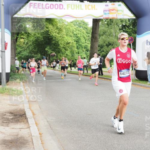 29.06.2025 - hella hamburg halbmarathon MichiJ http://msf.ph/oto/8240594 29.06.2025 10:27:40 Zwischen KM18-KM19 3136, 4359, 6682, 8091, 9264, 10218, 13137, 14272, 18188 meine-sportfotos.de