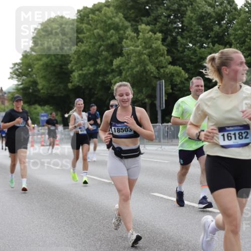 29.06.2025 - hella hamburg halbmarathon Jannik Wohlers http://msf.ph/oto/8240613 29.06.2025 10:29:41 Lombardsbrücke 1097, 1547, 3443, 3573, 3613, 5063, 5322, 6598, 6616, 6626, 8792, 8941, 10162, 12305, 12504, 12537, 12710, 13031, 14304, 16182, 16601, 16604, 16735, 16769, 17529, 18046, 18503 meine-sportfotos.de