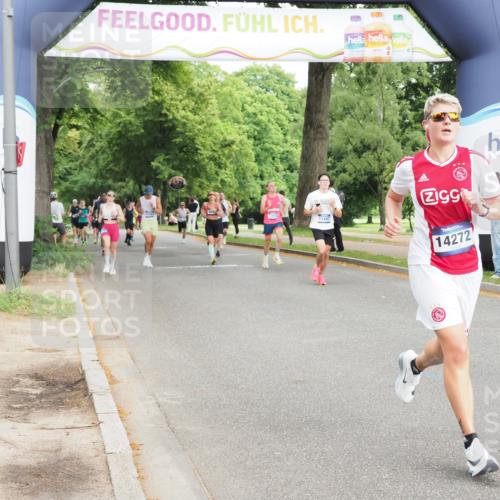 29.06.2025 - hella hamburg halbmarathon MichiJ http://msf.ph/oto/8240631 29.06.2025 10:27:40 Zwischen KM18-KM19 3136, 4359, 6682, 8091, 9264, 10218, 13137, 14272, 18188 meine-sportfotos.de