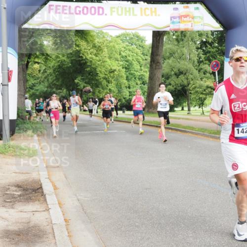 29.06.2025 - hella hamburg halbmarathon MichiJ http://msf.ph/oto/8240652 29.06.2025 10:27:40 Zwischen KM18-KM19 3136, 4359, 6682, 8091, 9264, 10218, 13137, 14272, 18188 meine-sportfotos.de