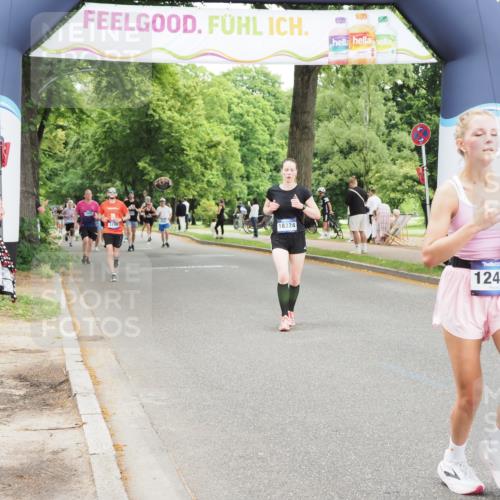 29.06.2025 - hella hamburg halbmarathon MichiJ http://msf.ph/oto/8240675 29.06.2025 10:50:29 Zwischen KM18-KM19 1316, 3919, 12008, 12475, 12646, 15698, 16688, 17437, 17895, 18324 meine-sportfotos.de