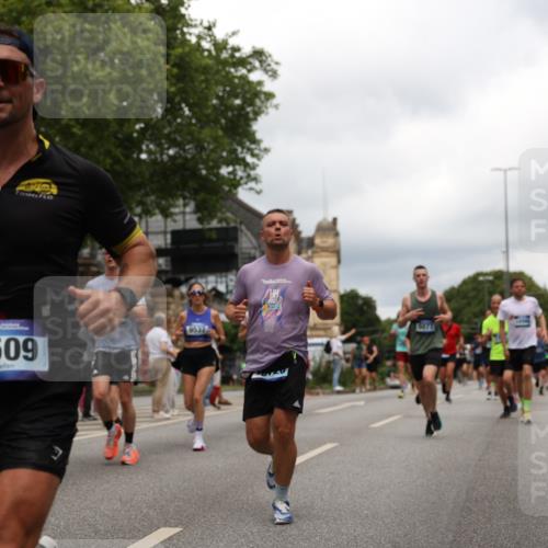 29.06.2025 - hella hamburg halbmarathon Yannick Fuchs http://msf.ph/oto/8240701 29.06.2025 10:47:23 20KM 1061, 1151, 1258, 1499, 1706, 1727, 1783, 2074, 2082, 2099, 2346, 2910, 3059, 3208, 3209, 3334, 4065, 4635, 4770, 5077, 5866, 6198, 6481, 6628, 6629, 6762, 6877, 6942, 7177, 7509, 7864, 7918, 8361, 8390, 8447, 9142, 9537, 10549, 10724, 10891, 10895, 11992, 12379, 12413, 12490, 12875, 12909, 12910, 13032, 13289, 13997, 14323, 15061, 15126, 15179, 15430, 15497, 16477, 16538, 16986, 18134, 18487, 18590, 18720, 18901, 19244 meine-sportfotos.de