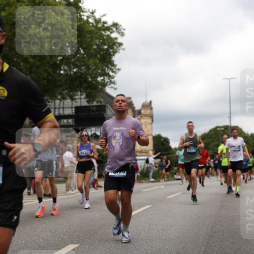 29.06.2025 - hella hamburg halbmarathon Yannick Fuchs http://msf.ph/oto/8240716 29.06.2025 10:47:23 20KM 1061, 1151, 1258, 1499, 1706, 1727, 1783, 2074, 2082, 2099, 2346, 2910, 3059, 3208, 3209, 3334, 4065, 4635, 4770, 5077, 5866, 6198, 6481, 6628, 6629, 6762, 6877, 6942, 7177, 7509, 7864, 7918, 8361, 8390, 8447, 9142, 9537, 10549, 10724, 10891, 10895, 11992, 12379, 12413, 12490, 12875, 12909, 12910, 13032, 13289, 13997, 14323, 15061, 15126, 15179, 15430, 15497, 16477, 16538, 16986, 18134, 18487, 18590, 18720, 18901, 19244 meine-sportfotos.de