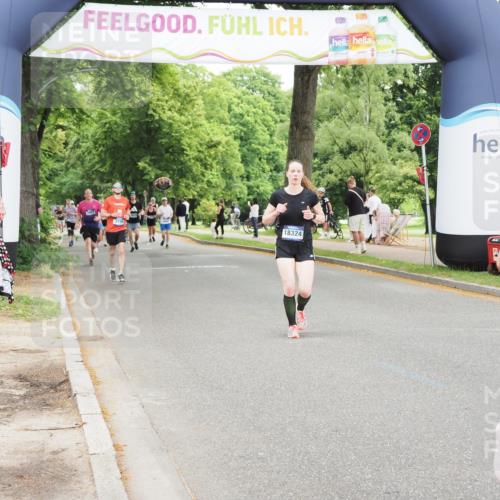 29.06.2025 - hella hamburg halbmarathon MichiJ http://msf.ph/oto/8240717 29.06.2025 10:50:29 Zwischen KM18-KM19 1316, 3919, 12008, 12475, 12646, 15698, 16688, 17437, 17895, 18324 meine-sportfotos.de