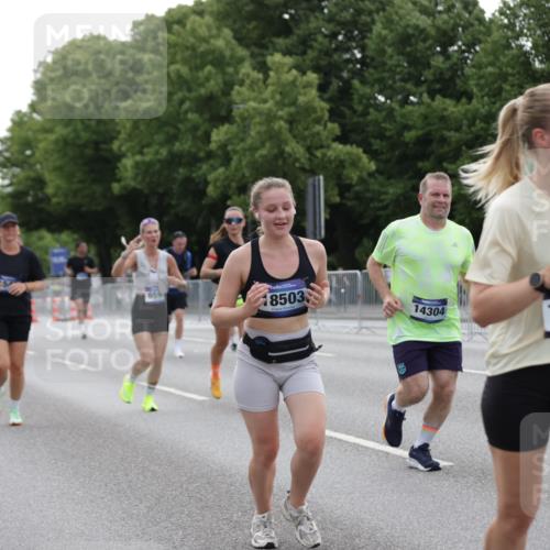 29.06.2025 - hella hamburg halbmarathon Jannik Wohlers http://msf.ph/oto/8240738 29.06.2025 10:29:41 Lombardsbrücke 1097, 1547, 3443, 3573, 3613, 5063, 5322, 6598, 6616, 6626, 8792, 8941, 10162, 12305, 12504, 12537, 12710, 13031, 14304, 16182, 16601, 16604, 16735, 16769, 17529, 18046, 18503 meine-sportfotos.de
