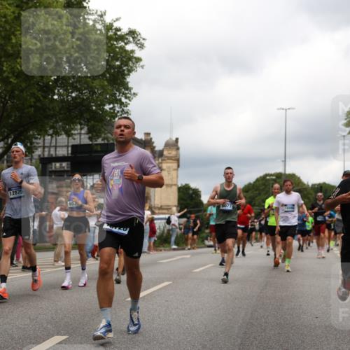 29.06.2025 - hella hamburg halbmarathon Yannick Fuchs http://msf.ph/oto/8240760 29.06.2025 10:47:23 20KM 1061, 1151, 1258, 1499, 1706, 1727, 1783, 2074, 2082, 2099, 2346, 2910, 3059, 3208, 3209, 3334, 4065, 4635, 4770, 5077, 5866, 6198, 6481, 6628, 6629, 6762, 6877, 6942, 7177, 7509, 7864, 7918, 8361, 8390, 8447, 9142, 9537, 10549, 10724, 10891, 10895, 11992, 12379, 12413, 12490, 12875, 12909, 12910, 13032, 13289, 13997, 14323, 15061, 15126, 15179, 15430, 15497, 16477, 16538, 16986, 18134, 18487, 18590, 18720, 18901, 19244 meine-sportfotos.de