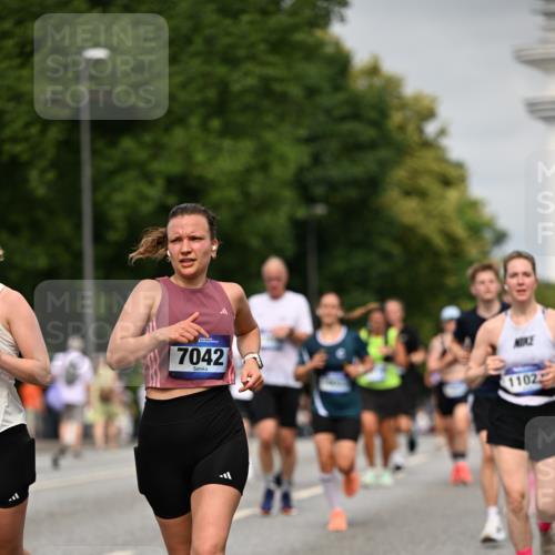 29.06.2025 - hella hamburg halbmarathon Dr. Thomas Lammeyer http://msf.ph/oto/8240771 29.06.2025 10:14:03 Kennedybrücke 1483, 1513, 1573, 1838, 3921, 4389, 5511, 7042, 7250, 7333, 7685, 8090, 8219, 8890, 9366, 9674, 9681, 9816, 9988, 11027, 11180 meine-sportfotos.de
