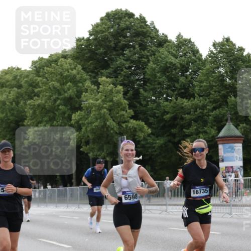 29.06.2025 - hella hamburg halbmarathon Jannik Wohlers http://msf.ph/oto/8240813 29.06.2025 10:29:43 Lombardsbrücke 1097, 1547, 3443, 3573, 3613, 5063, 5322, 6598, 6616, 6626, 8792, 8941, 10162, 12504, 12537, 12710, 14304, 16182, 16601, 16604, 16735, 16769, 17529, 18046, 18503, 18671 meine-sportfotos.de