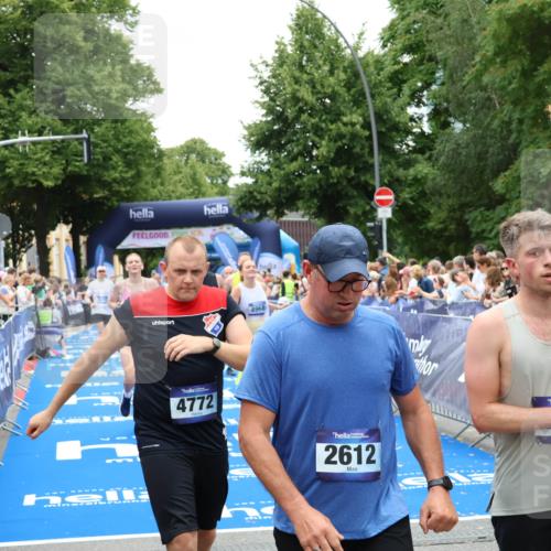 29.06.2025 - hella hamburg halbmarathon Zöllner http://msf.ph/oto/8240814 29.06.2025 10:56:01 Ziel 3042, 4772, 7147, 8968, 9246, 10084, 14867, 15184, 15868, 15884, 16176 meine-sportfotos.de