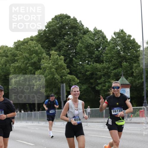 29.06.2025 - hella hamburg halbmarathon Jannik Wohlers http://msf.ph/oto/8240862 29.06.2025 10:29:43 Lombardsbrücke 1097, 1547, 3443, 3573, 3613, 5063, 5322, 6598, 6616, 6626, 8792, 8941, 10162, 12504, 12537, 12710, 14304, 16182, 16601, 16604, 16735, 16769, 17529, 18046, 18503, 18671 meine-sportfotos.de