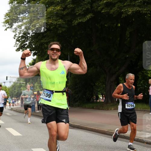 29.06.2025 - hella hamburg halbmarathon Yannick Fuchs http://msf.ph/oto/8240877 29.06.2025 10:34:52 20KM 1603, 1882, 2324, 2714, 2750, 2826, 4843, 5050, 5375, 5409, 5508, 5745, 5803, 5916, 6080, 6149, 6152, 6649, 7109, 7495, 7622, 8370, 8465, 8467, 9294, 10369, 10900, 10968, 11731, 12088, 12540, 12704, 12865, 13029, 13667, 14924, 15015, 15424, 15542, 15813, 16580, 16761, 17245, 18614, 18979 meine-sportfotos.de