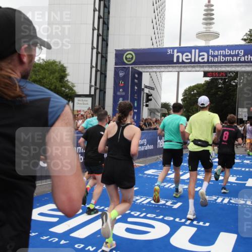 29.06.2025 - hella hamburg halbmarathon Michael Strokosch http://msf.ph/oto/8240884 29.06.2025 10:55:23 Ziel 4189, 5287, 5643, 6723, 6891, 8487, 8973, 10188, 10263, 11184, 12526, 13236, 13470, 16521, 16985, 18290, 18380, 18531 meine-sportfotos.de