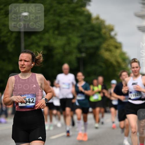 29.06.2025 - hella hamburg halbmarathon Dr. Thomas Lammeyer http://msf.ph/oto/8240886 29.06.2025 10:14:03 Kennedybrücke 1483, 1513, 1573, 1838, 3921, 4389, 5511, 7042, 7250, 7333, 7685, 8090, 8219, 8890, 9366, 9674, 9681, 9816, 9988, 11027, 11180 meine-sportfotos.de