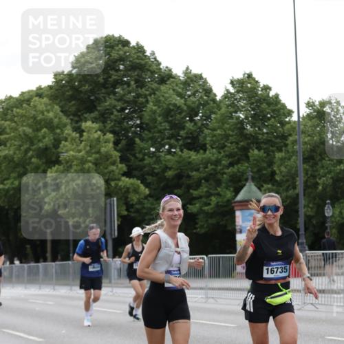 29.06.2025 - hella hamburg halbmarathon Jannik Wohlers http://msf.ph/oto/8240917 29.06.2025 10:29:43 Lombardsbrücke 1097, 1547, 3443, 3573, 3613, 5063, 5322, 6598, 6616, 6626, 8792, 8941, 10162, 12504, 12537, 12710, 14304, 16182, 16601, 16604, 16735, 16769, 17529, 18046, 18503, 18671 meine-sportfotos.de