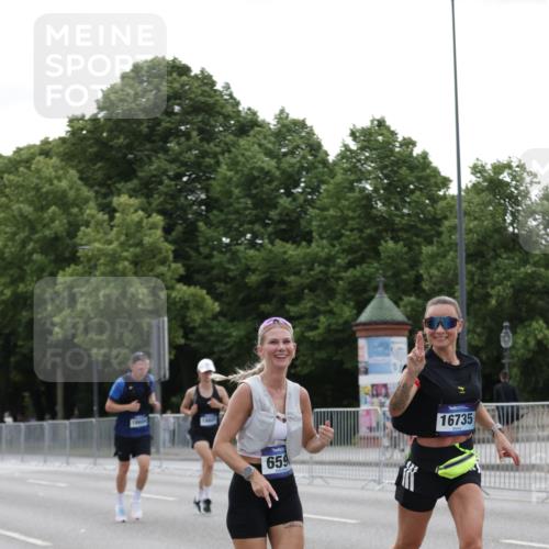 29.06.2025 - hella hamburg halbmarathon Jannik Wohlers http://msf.ph/oto/8240932 29.06.2025 10:29:43 Lombardsbrücke 1097, 1547, 3443, 3573, 3613, 5063, 5322, 6598, 6616, 6626, 8792, 8941, 10162, 12504, 12537, 12710, 14304, 16182, 16601, 16604, 16735, 16769, 17529, 18046, 18503, 18671 meine-sportfotos.de