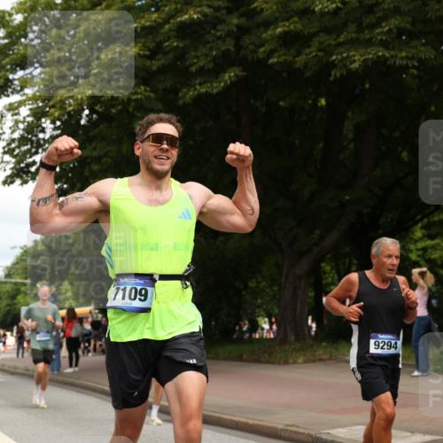 29.06.2025 - hella hamburg halbmarathon Yannick Fuchs http://msf.ph/oto/8240946 29.06.2025 10:34:53 20KM 1603, 1882, 2324, 2714, 2750, 2826, 4843, 5050, 5375, 5409, 5508, 5745, 5803, 5916, 6080, 6149, 6152, 6649, 7109, 7495, 7622, 8370, 8465, 8467, 9294, 10369, 10900, 10968, 11731, 12088, 12540, 12704, 12865, 13029, 13667, 14924, 15015, 15424, 15542, 15813, 16580, 16761, 17245, 18614, 18979 meine-sportfotos.de