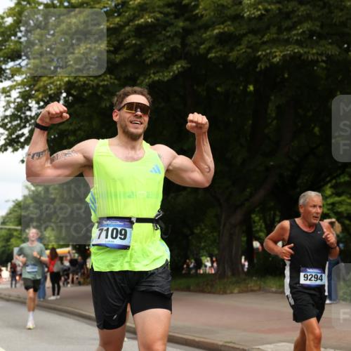 29.06.2025 - hella hamburg halbmarathon Yannick Fuchs http://msf.ph/oto/8240969 29.06.2025 10:34:53 20KM 1603, 1882, 2324, 2714, 2750, 2826, 4843, 5050, 5375, 5409, 5508, 5745, 5803, 5916, 6080, 6149, 6152, 6649, 7109, 7495, 7622, 8370, 8465, 8467, 9294, 10369, 10900, 10968, 11731, 12088, 12540, 12704, 12865, 13029, 13667, 14924, 15015, 15424, 15542, 15813, 16580, 16761, 17245, 18614, 18979 meine-sportfotos.de