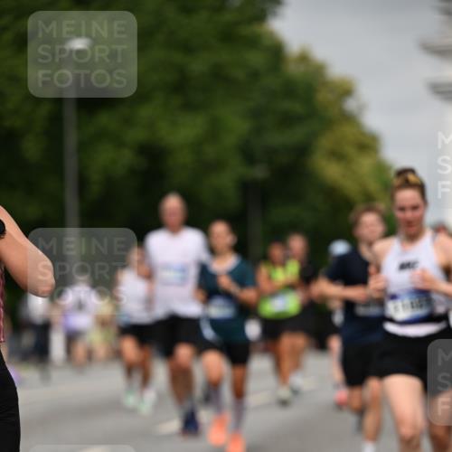 29.06.2025 - hella hamburg halbmarathon Dr. Thomas Lammeyer http://msf.ph/oto/8240973 29.06.2025 10:14:04 Kennedybrücke 1483, 1513, 1573, 1838, 3921, 4389, 5511, 7042, 7250, 7333, 7685, 8090, 8219, 8890, 9366, 9674, 9681, 9816, 9988, 11027, 11180 meine-sportfotos.de