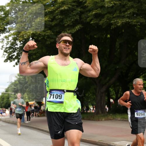 29.06.2025 - hella hamburg halbmarathon Yannick Fuchs http://msf.ph/oto/8240979 29.06.2025 10:34:53 20KM 1603, 1882, 2324, 2714, 2750, 2826, 4843, 5050, 5375, 5409, 5508, 5745, 5803, 5916, 6080, 6149, 6152, 6649, 7109, 7495, 7622, 8370, 8465, 8467, 9294, 10369, 10900, 10968, 11731, 12088, 12540, 12704, 12865, 13029, 13667, 14924, 15015, 15424, 15542, 15813, 16580, 16761, 17245, 18614, 18979 meine-sportfotos.de