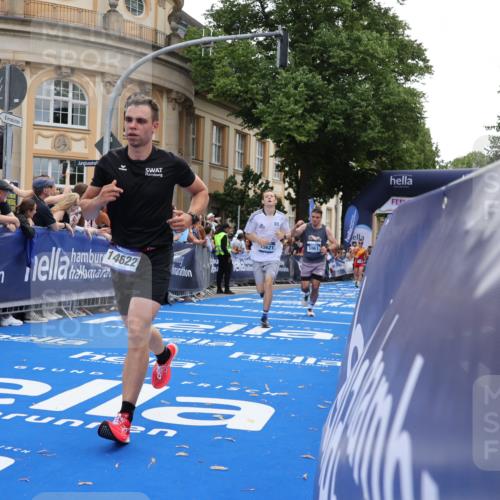 29.06.2025 - hella hamburg halbmarathon Strokosch-Dieckow http://msf.ph/oto/8240989 29.06.2025 10:36:44 Ziel 1571, 3809, 4865, 5092, 5961, 6529, 7310, 13141, 13343, 14622, 15621, 15939, 18038, 18733 meine-sportfotos.de