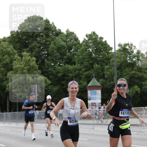 29.06.2025 - hella hamburg halbmarathon Jannik Wohlers http://msf.ph/oto/8240990 29.06.2025 10:29:43 Lombardsbrücke 1097, 1547, 3443, 3573, 3613, 5063, 5322, 6598, 6616, 6626, 8792, 8941, 10162, 12504, 12537, 12710, 14304, 16182, 16601, 16604, 16735, 16769, 17529, 18046, 18503, 18671 meine-sportfotos.de