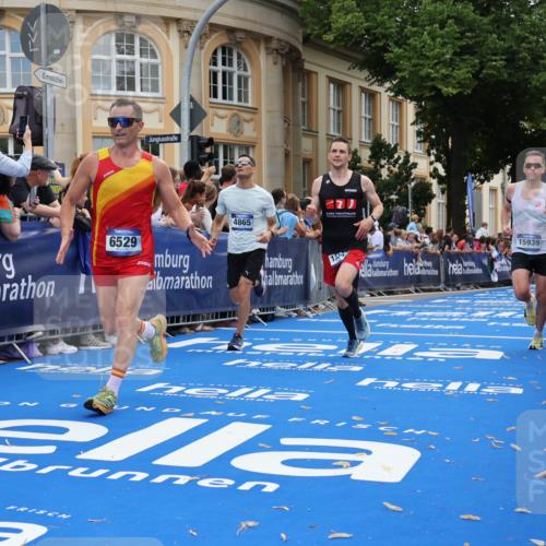 29.06.2025 - hella hamburg halbmarathon Strokosch-Dieckow http://msf.ph/oto/8241156 29.06.2025 10:36:49 Ziel 3959, 4865, 5307, 5961, 6529, 7310, 11620, 13141, 13343, 14691, 15621, 15939, 18384 meine-sportfotos.de