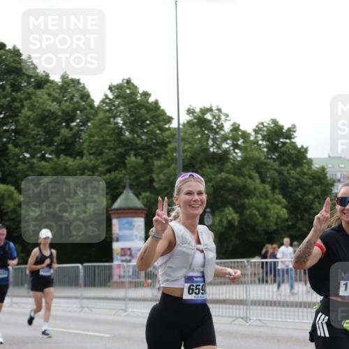 29.06.2025 - hella hamburg halbmarathon Jannik Wohlers http://msf.ph/oto/8241180 29.06.2025 10:29:44 Lombardsbrücke 1097, 1547, 3443, 3573, 3613, 5063, 5322, 6598, 6616, 6626, 8792, 8941, 10162, 12504, 12537, 12710, 13418, 14304, 16182, 16601, 16604, 16735, 16769, 17529, 18046, 18503, 18671 meine-sportfotos.de