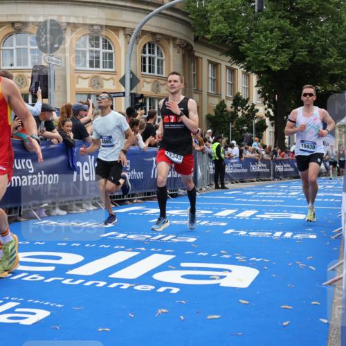 29.06.2025 - hella hamburg halbmarathon Strokosch-Dieckow http://msf.ph/oto/8241186 29.06.2025 10:36:50 Ziel 3959, 4865, 5307, 5961, 6529, 7310, 11620, 13141, 13343, 14691, 15939, 18384 meine-sportfotos.de
