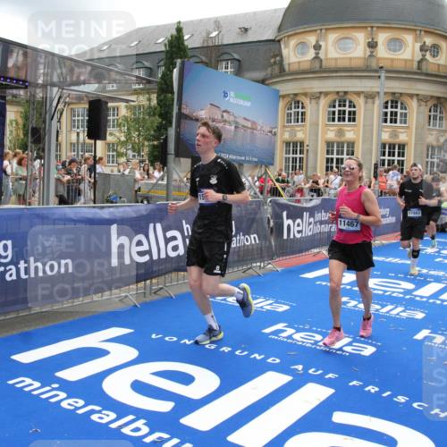 29.06.2025 - hella hamburg halbmarathon Michael Strokosch http://msf.ph/oto/8241189 29.06.2025 10:48:24 Ziel 1537, 3747, 5129, 5362, 5528, 6081, 6923, 7367, 8216, 9770, 11467, 12549, 14797, 15735, 17745, 17982, 18963 meine-sportfotos.de
