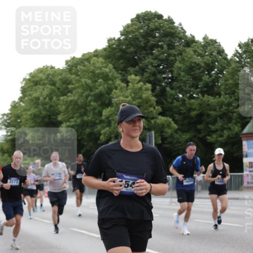 29.06.2025 - hella hamburg halbmarathon Jannik Wohlers http://msf.ph/oto/8241207 29.06.2025 10:29:44 Lombardsbrücke 1097, 1547, 3443, 3573, 3613, 5063, 5322, 6598, 6616, 6626, 8792, 8941, 10162, 12504, 12537, 12710, 13418, 14304, 16182, 16601, 16604, 16735, 16769, 17529, 18046, 18503, 18671 meine-sportfotos.de